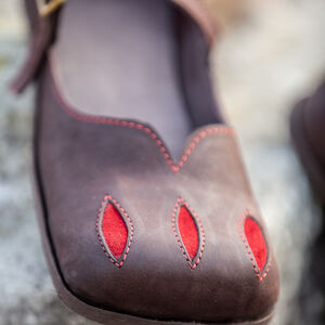 Middle Ages Shoes "German Rose” Cow Mouth 