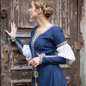Early Renaissance Dress Costume