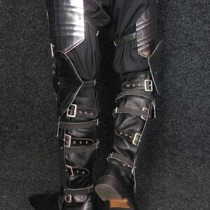 GOTHIC LEGS AND GREAVES SET