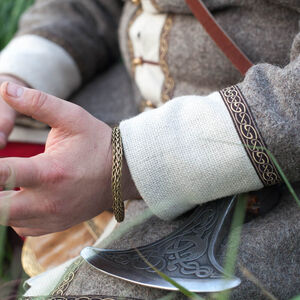 Viking kaftan Ornamental trim on the sleeves