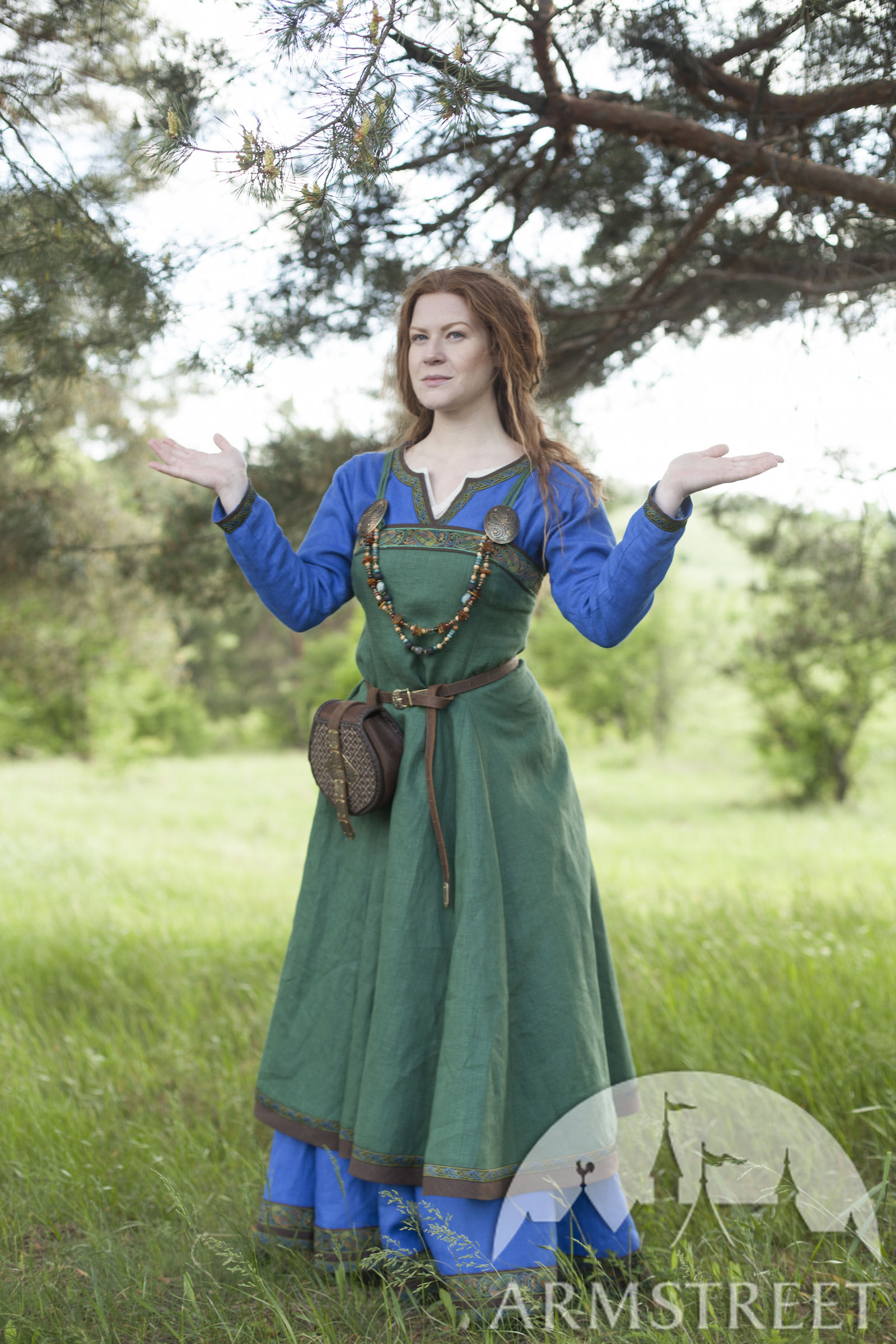 Ancient Viking Dress and Apron "Ingrid the Hearthkeeper". Available in