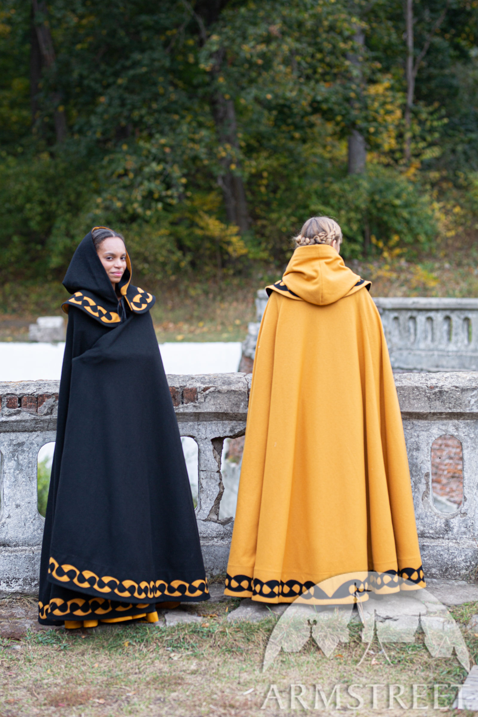 Woolen medieval cloak with cut-out designs “Townswoman”. Available in