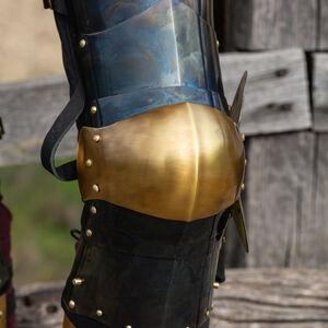 Blackened and brassed spring steel thigh armor “Evening Star”