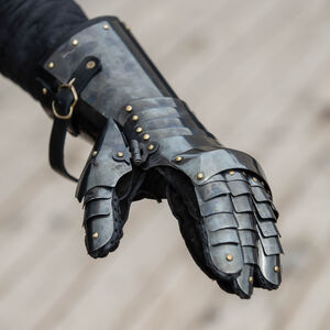 Blackened Spring Steel Finger Gauntlets “Dark Star”