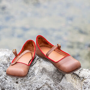 Cow Mouth style women’s leather shoes with bordering “German Rose”
