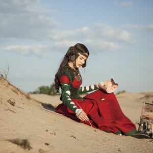 Fantasy Medieval Costume Garb "Alchemist's daughter"