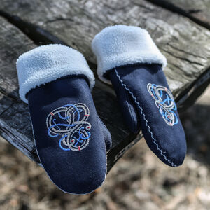 Embroidered woolen viking mittens “Girda the Snowdancer”