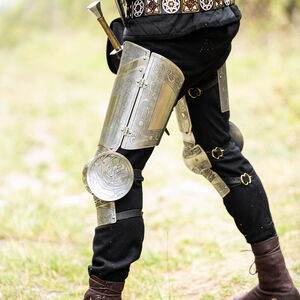 Medieval leg armour by ArmStreet
