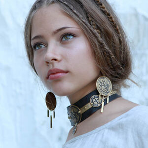 Exclusive etched medieval fantasy style necklace "Archeress"