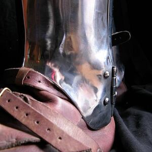 EXCLUSIVE LEG LEGS GREAVES ARMOR SET