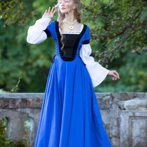 Medieval Women's Attire "Renaissance memories”