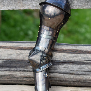 Female armor kit made of blackened spring steel “Dark Star”