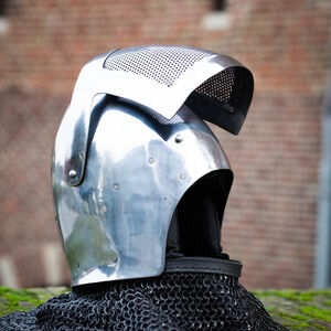 Fencing bascinet helmet