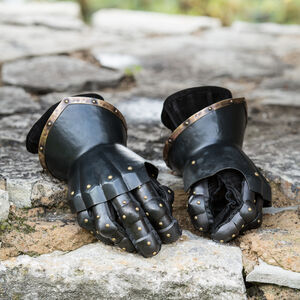 Hourglass Finger Gauntlets “The Wayward Knight”