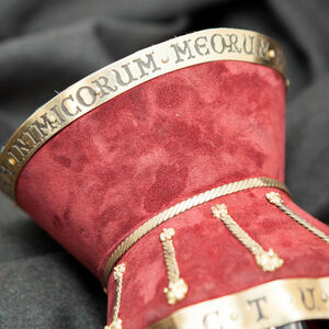 SCA Finger Gauntlets "King's Guard" in red