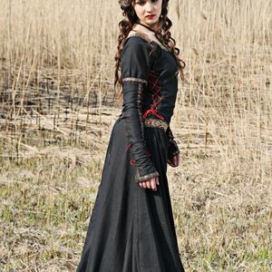 Medieval Clothing "Lady hunter" 