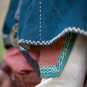 Medieval embroidered woolen hood with lining “Fireside Family”