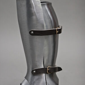 Medieval armor: functional full-round greaves
