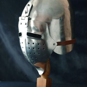 MEDIEVAL KLAPPVISOR HELMET