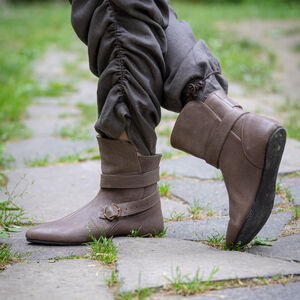 Medieval leather ankle demi-boots “Huntress” turnshoes