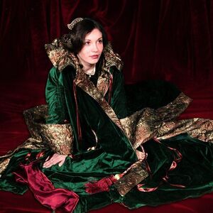 MEDIEVAL RENAISSANCE CLOAK DRESS