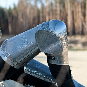 Medieval Western Paladin Etched Leg Armor