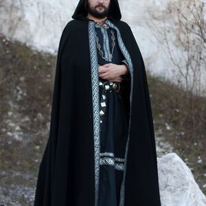 Medieval Woolen Black Cloak "Raven"