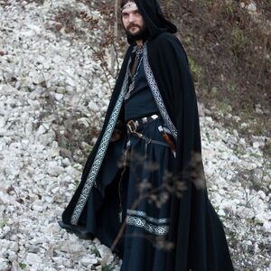 Medieval Woolen Cloak "Raven"