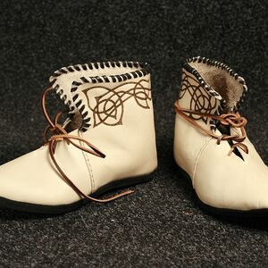 NATURAL CELTIC MEDIEVAL BOOTS/SHOES
