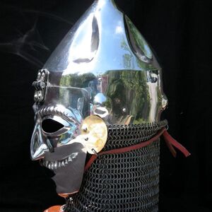 MEDIEVAL HELM POLOVEC