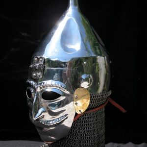 MEDIEVAL HELM POLOVEC