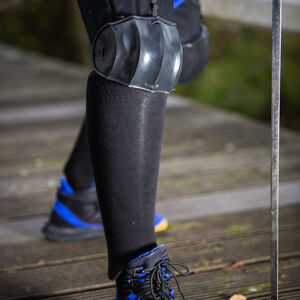 Ridged plastic knee protection for WMA HEMA