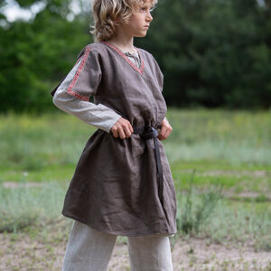 Short-sleeved linen overtunic with trim "Lothar The Fast"