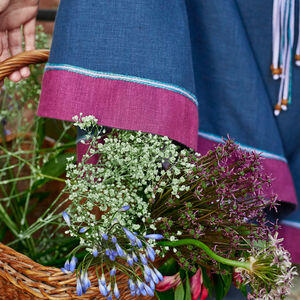 Sleeveless linen V-neck overtunic with handmade embroidery "Ellette the Alien"