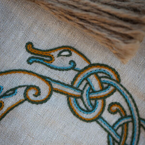 Small Hedeby bag with handmade embroidery and wooden arched handles