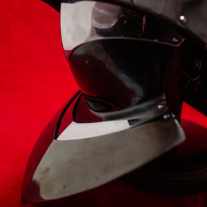 Spring steel helmet with articulated bevor