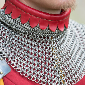 Leather accents at the chainmail gorget by ArmStreet