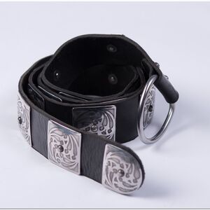 	Great quality heavy medieval armor belt with etching