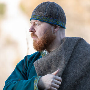 Winter Viking woolen hat with hand stitches “Sigfus the Shield”