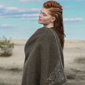 Woolen Cape with Embroidery "Astrid the Wolfspeaker"