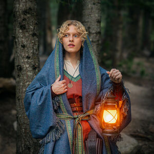 Woolen cape with fringe “Fireside Family”