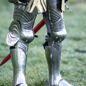 Leg armour: XV century Gothic articulated cuisses with greaves