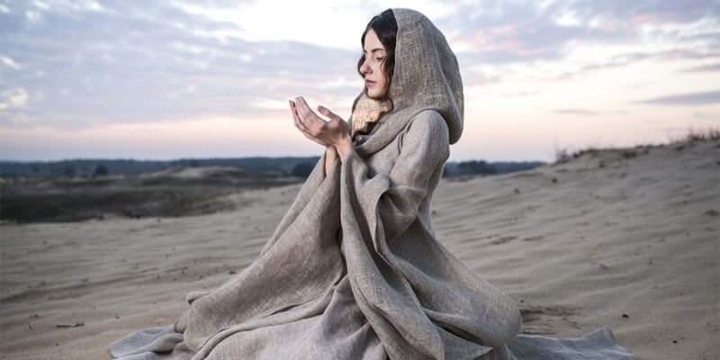 Fantasy Linen “Wanderer” Dress Robe