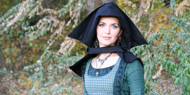 Medieval Renaissance Linen Dress “Autumn Princess”