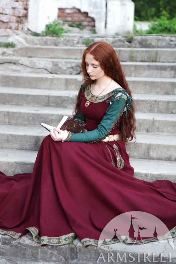 Medieval Dress “Green Sleeves”